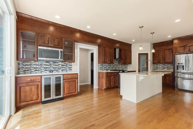 Building Photo - Stunning 4 bedroom Home in Coveted Deer Ridge Community