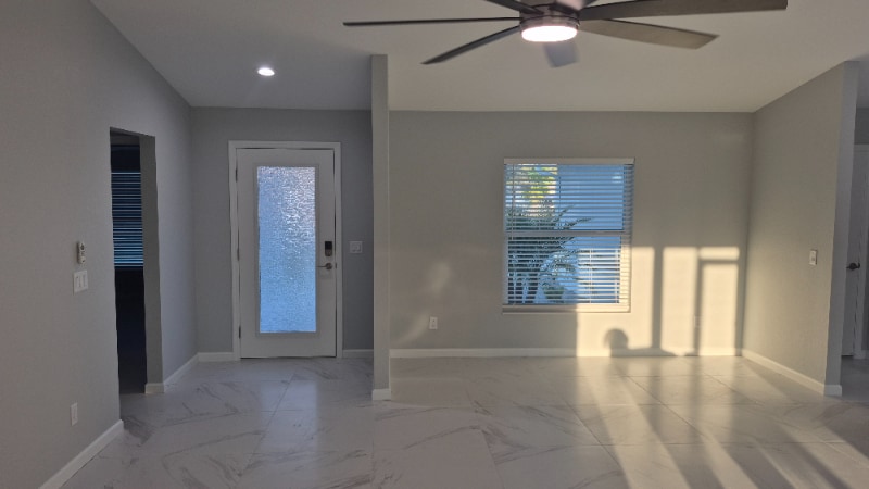 Building Photo - 661 Myra Ln NW