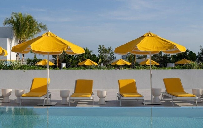 Building Photo - 2200 NW 1st Ave