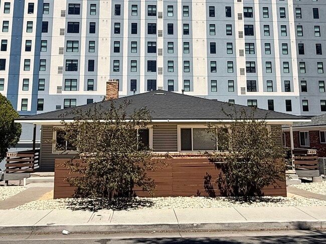 Building Photo - 1450 Hillside Dr