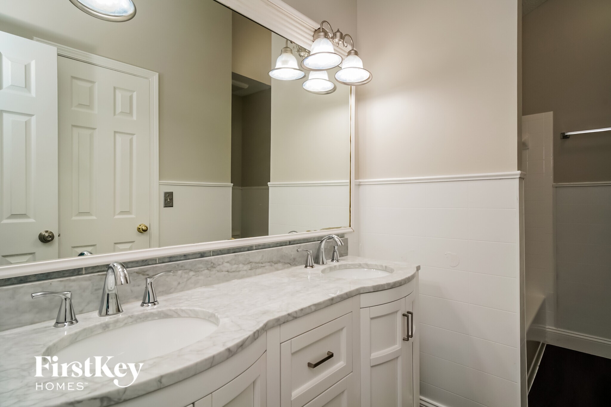 Building Photo - 10145 Park Valley Dr