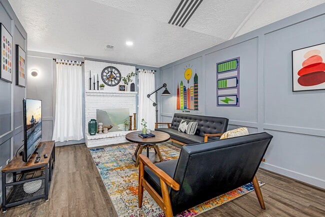 Building Photo - 13330 Trompilla Ln