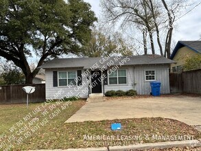 Building Photo - Updated 3 bed/1 bath Charmer located close...