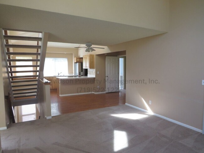 Building Photo - Charming 3-Bedroom Townhouse in Broadmoor ...