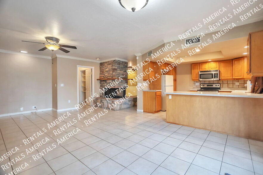 Building Photo - 4527 W Ruth Ave