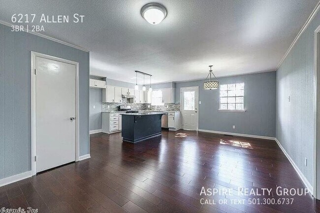 Building Photo - 6217 Allen St
