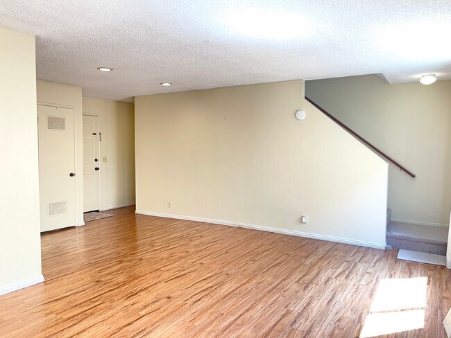Building Photo - 361 S Arroyo Dr