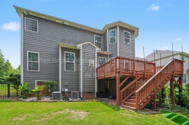 Building Photo - 655 Brookhaven Dr
