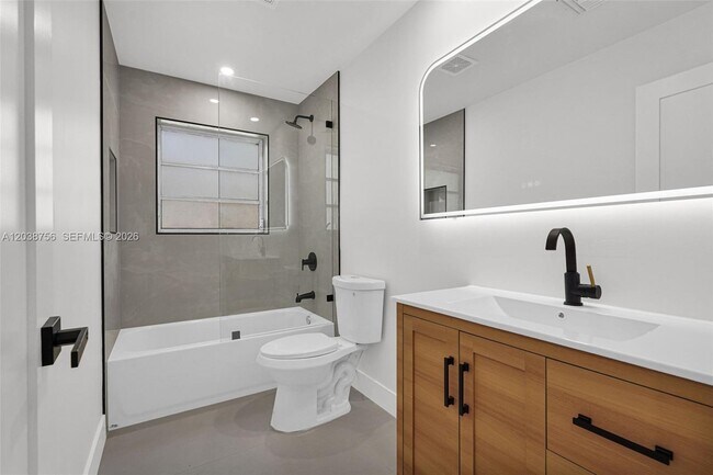Building Photo - 8201 SW 42nd St