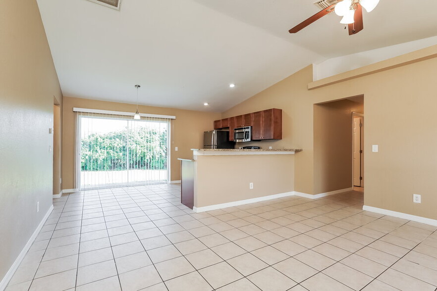 Building Photo - 2916 12th St SW