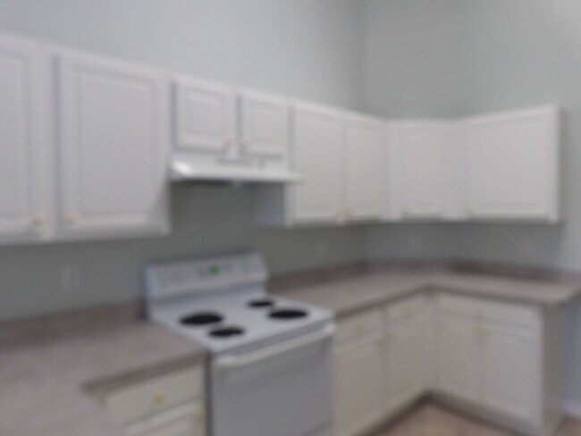 Building Photo - 4 Bedroom 2 Bath 2 Car Garage 2334 Sq Ft C...