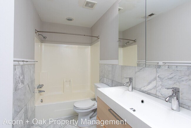 Building Photo - 2 br, 1.5 bath House - 2544 Noble Rd