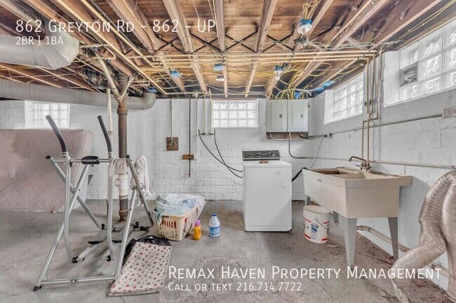 Building Photo - 862 Greyton Rd