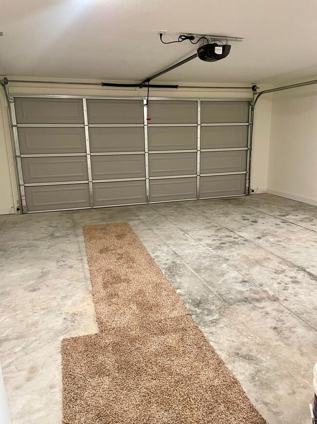 Building Photo - New Build in Fountain City- Fenced back yard!