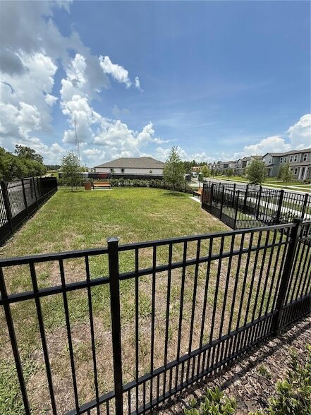 Building Photo - 2313 Broadbrook Dr