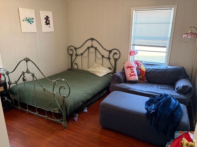 Building Photo - 506 Spring St