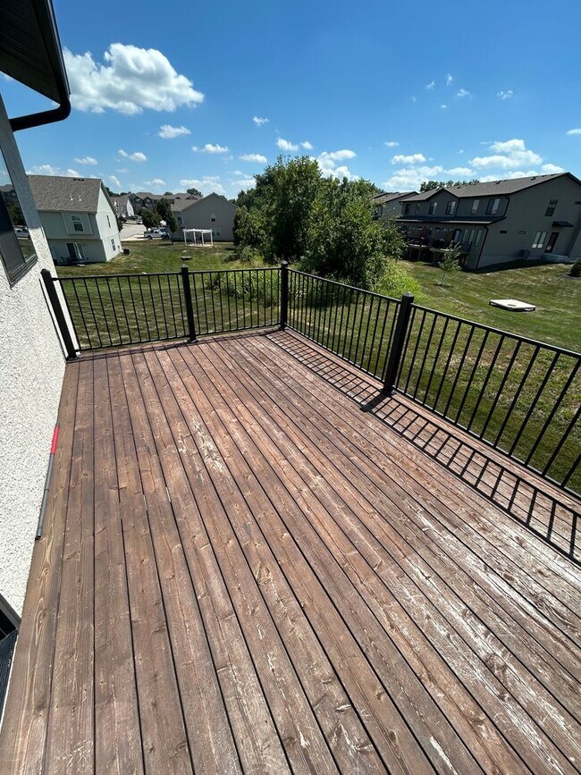Building Photo - 109-111 Oakwood Ct