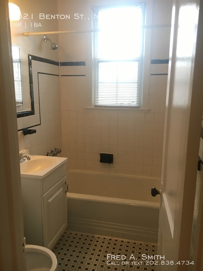 Building Photo - 4021 Benton St NW