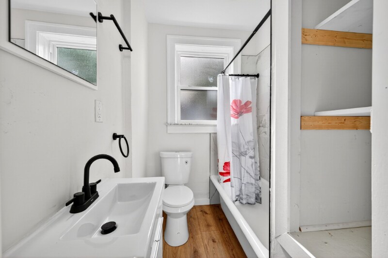 Building Photo - 5803 S Kings Highway Blvd