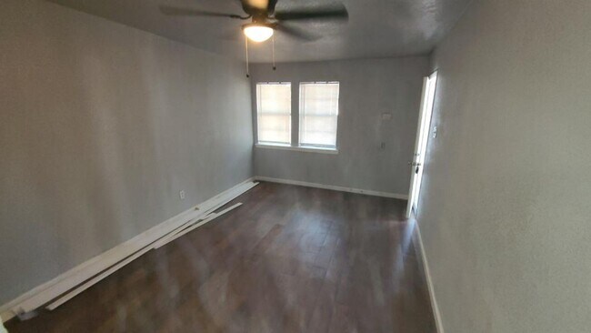 Building Photo - 2200-2202 David Dr