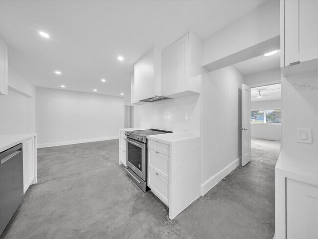 Building Photo - 1721 N 16th Ct