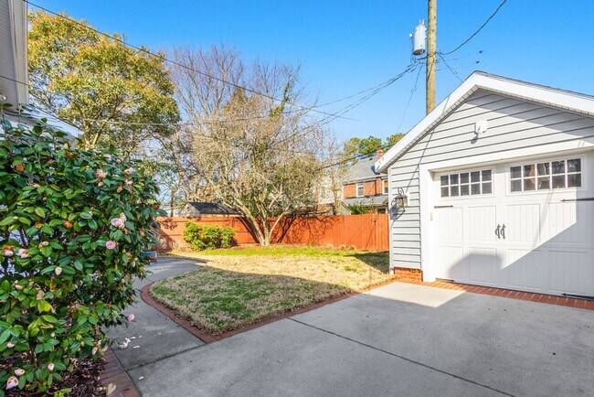 Building Photo - 3 Bed 2.5 Bath Home for Rent in Norfolk!