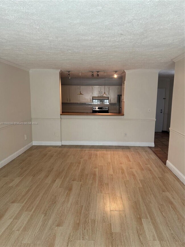 Building Photo - 14820 Naranja Lakes Blvd