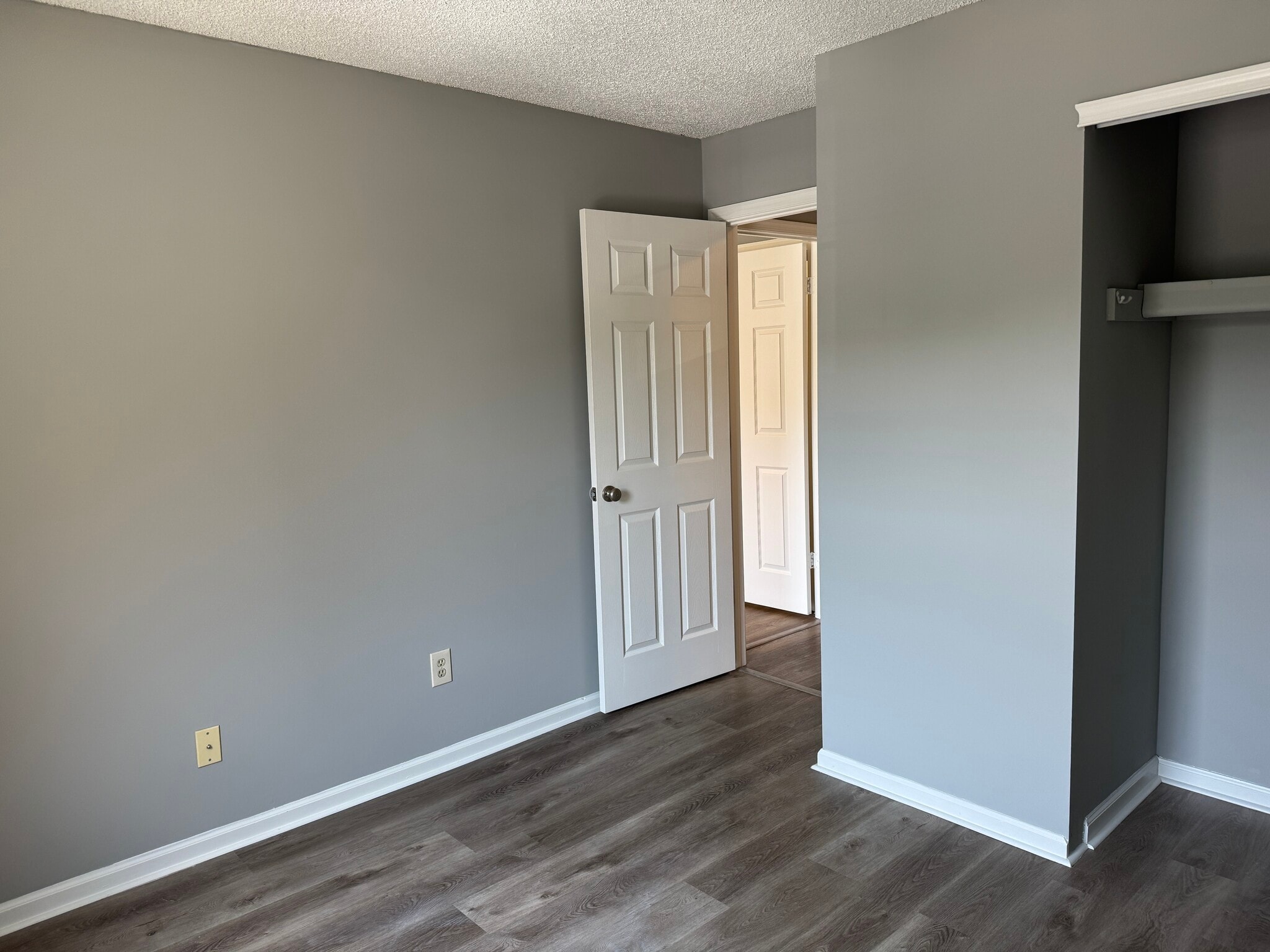 Building Photo - 1008 Barry Ct