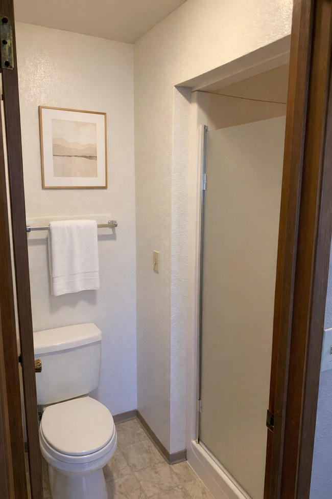 Building Photo - Vin3402