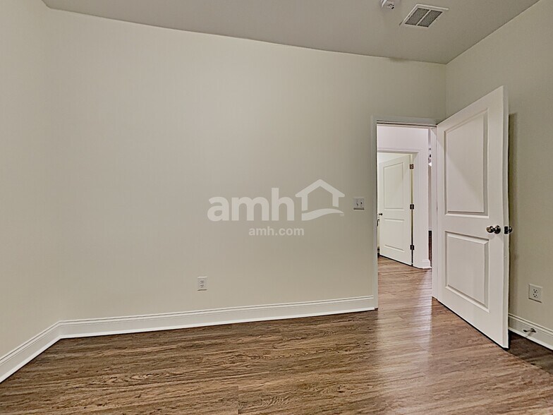 Building Photo - 178 Sweet Gum Dr