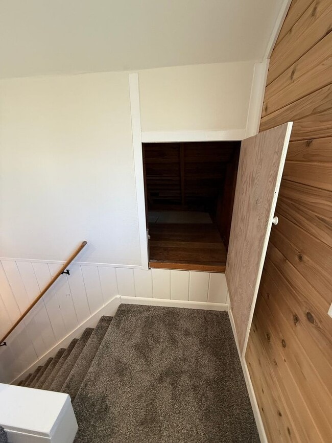 Building Photo - Newly Remodeled 3 Bed/2 Bath in North Bend