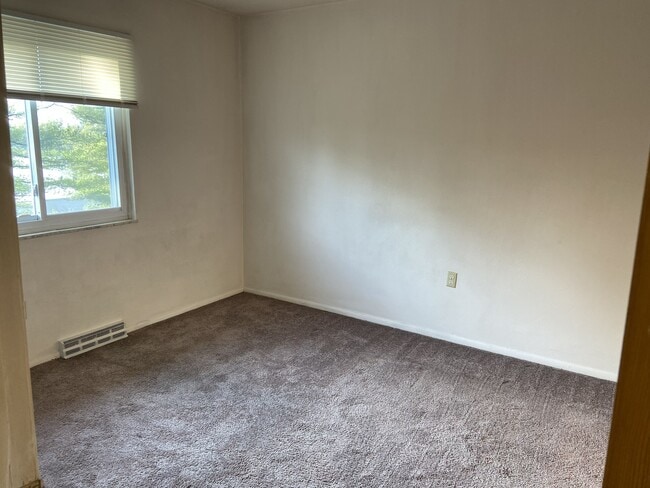 Building Photo - 1244-1250 Cliffside Street