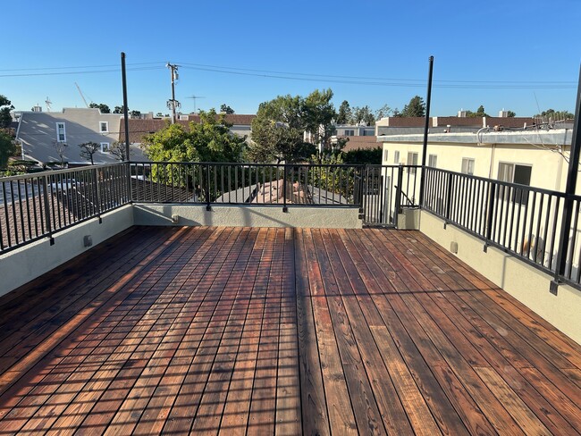 Roof deck - 4324 Alla Rd