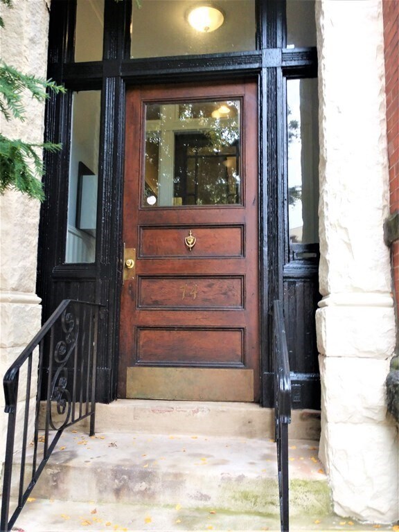 Building Photo - 74 Saint Stephen St