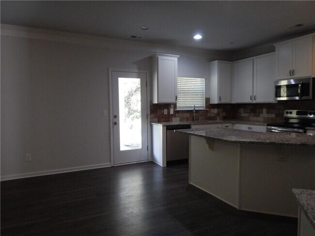 Building Photo - 720 Country Ridge Dr