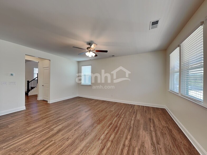 Building Photo - 115 Hazel Pk Dr