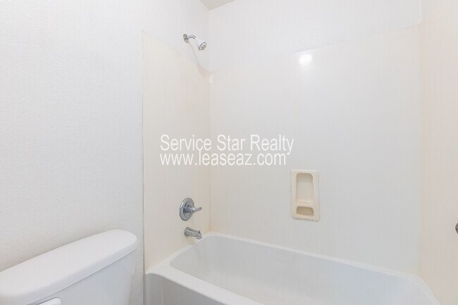 Building Photo - 8414 S 48th Ln