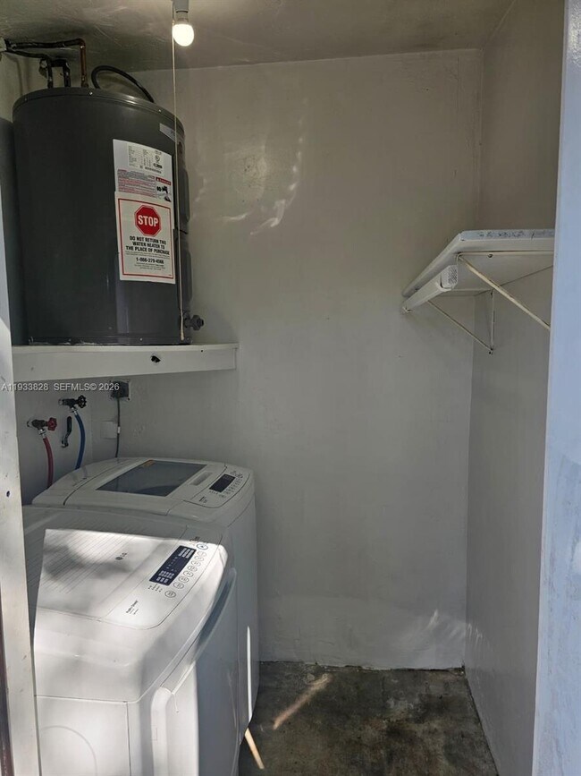 Building Photo - 9360 SW 168th St