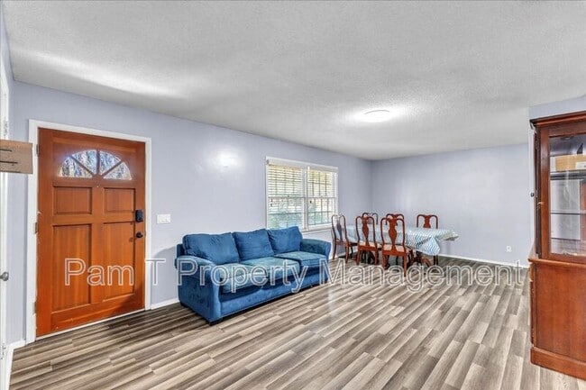 Building Photo - 11403 Largo Dr