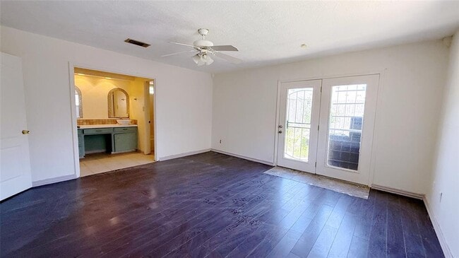 Building Photo - 9518 Langdon Ln