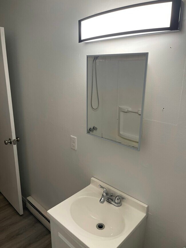 Building Photo - 15 S Park Row