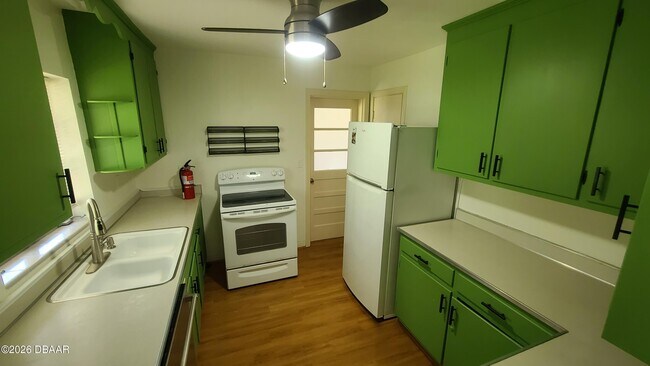 Building Photo - 4 Pleasant View Cir