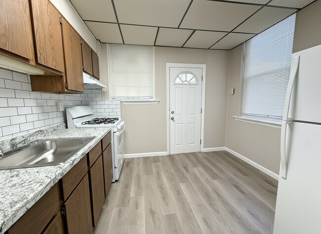 Building Photo - 1420 N Conestoga St