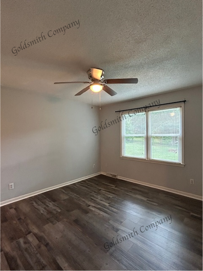 Building Photo - "3-Bedroom Home with Spacious Living in Simpsonville!"