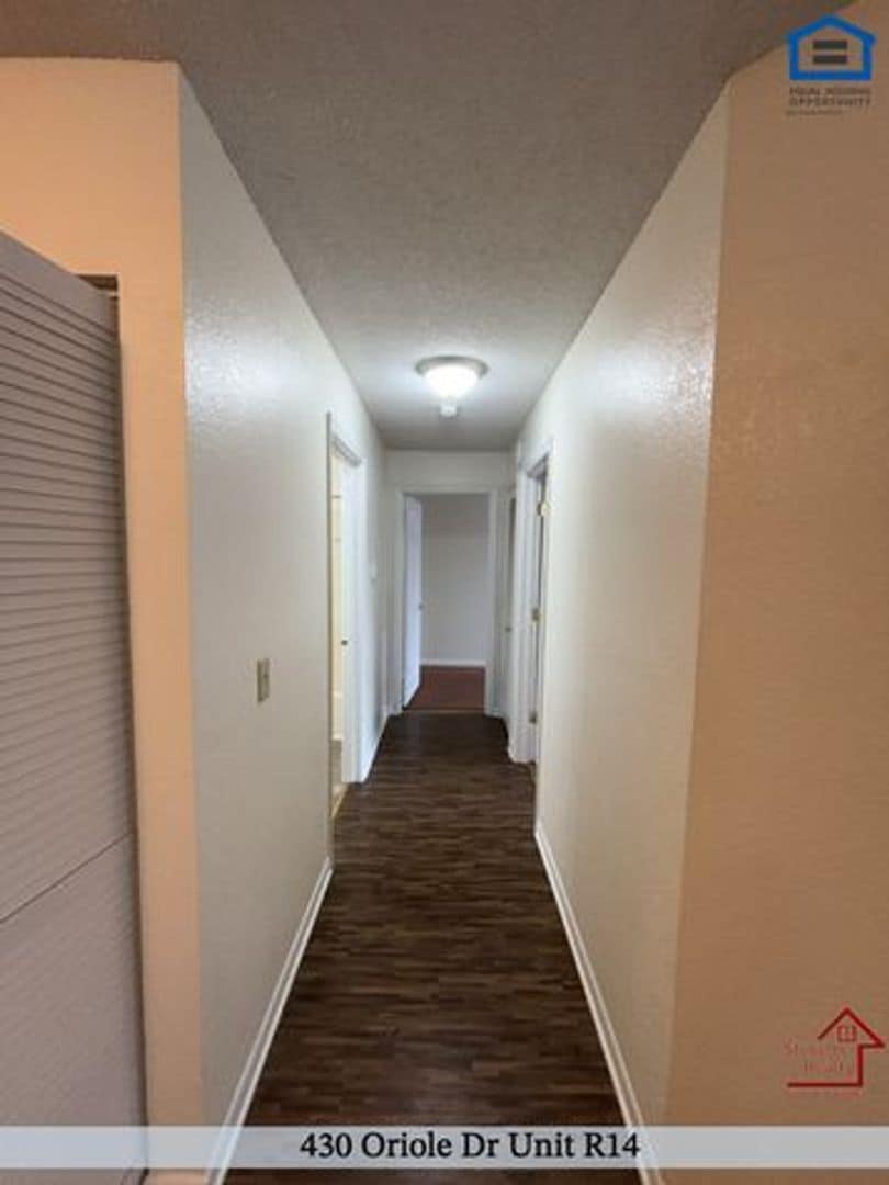 Building Photo - 430 Oriole Dr