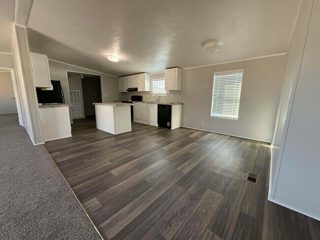 Building Photo - 120 Parma Ct