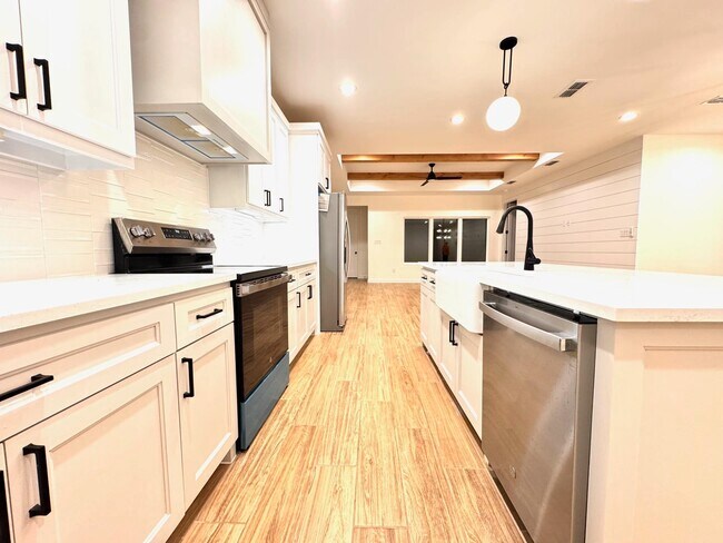 Building Photo - 1511 Eagles Ln