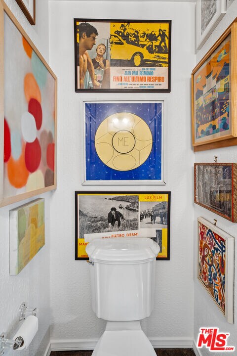 Building Photo - 8050 Mulholland Dr