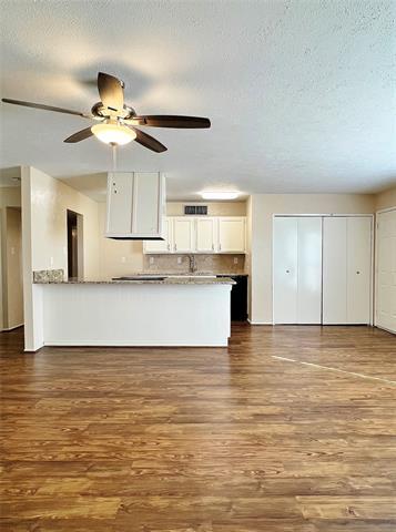 Building Photo - 7132 Nutmeg Ln