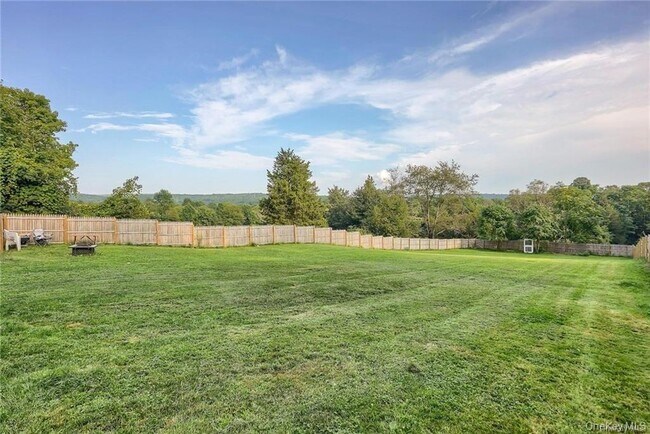 Building Photo - 71 Greycourt Rd